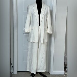Nine West Cream/White Women's Cotton Cropped Lined Pantsuit, Rouged Sleeve Small